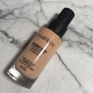 Smashbox studio skin foundation - 0.5